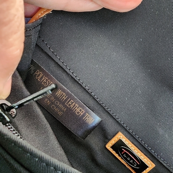 New Talbots Black and Tan Vinyl Leather Wallet - Picture 5 of 6